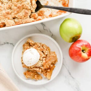Featured image of plated cake mix apple cobbler